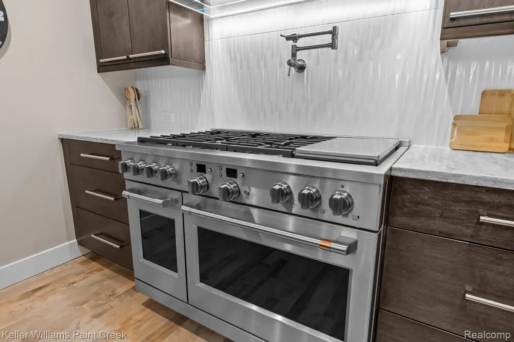 5800 Lockwood Drive Washington Township MI 48094