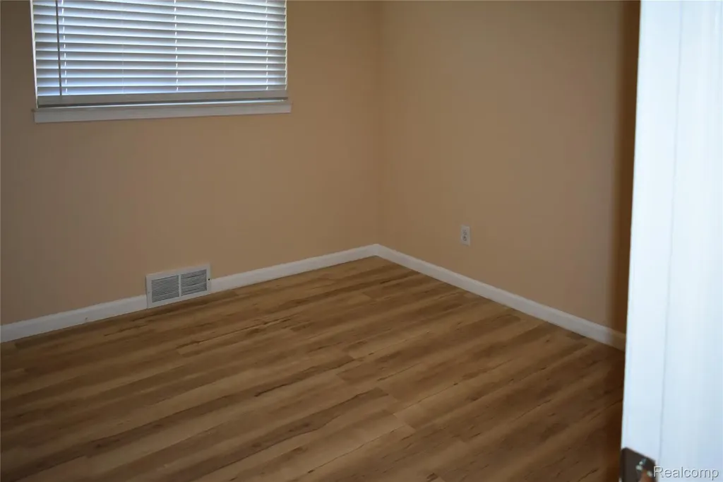 23825 Johnston Avenue Eastpointe City MI 48021