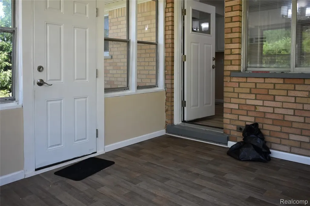 23825 Johnston Avenue Eastpointe City MI 48021