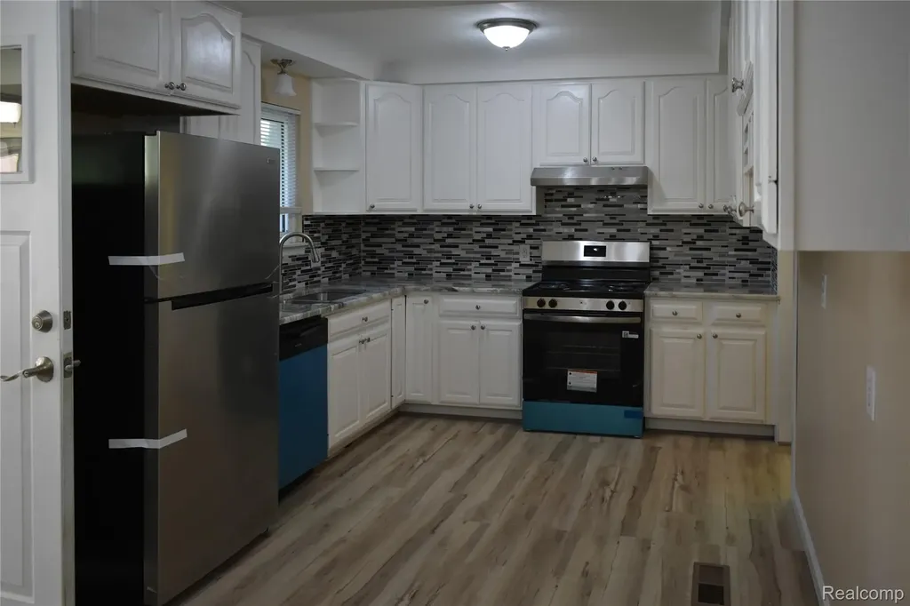 23825 Johnston Avenue Eastpointe City MI 48021