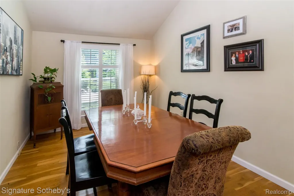 576 Ten Point Drive Rochester Hills City MI 48309