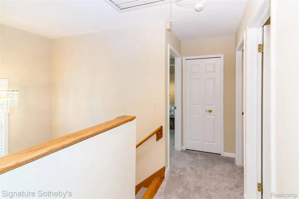 576 Ten Point Drive Rochester Hills City MI 48309