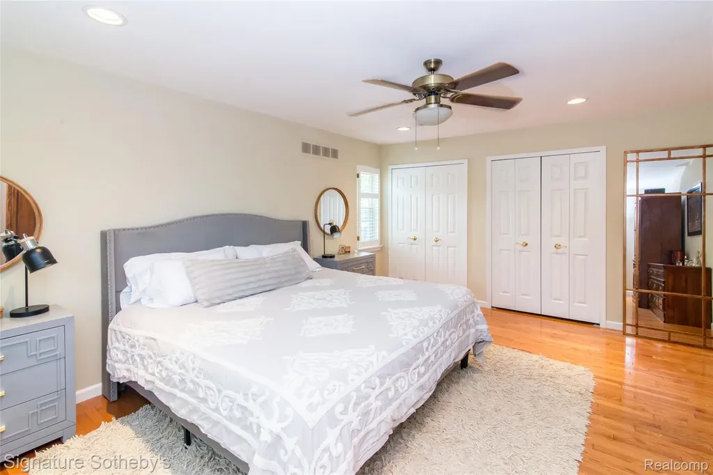 576 Ten Point Drive Rochester Hills City MI 48309