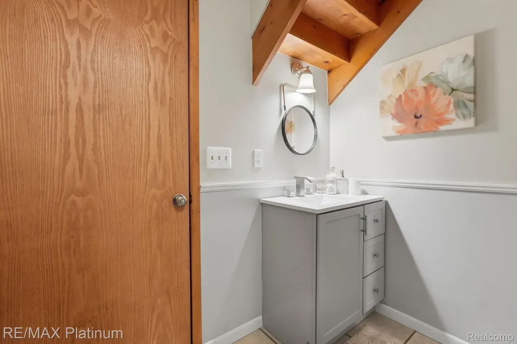 15921 W M 36 Putnam Township MI 48169