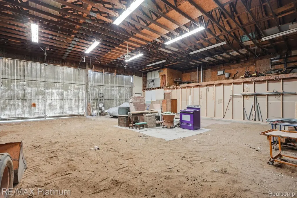 15921 W M 36 Putnam Township MI 48169