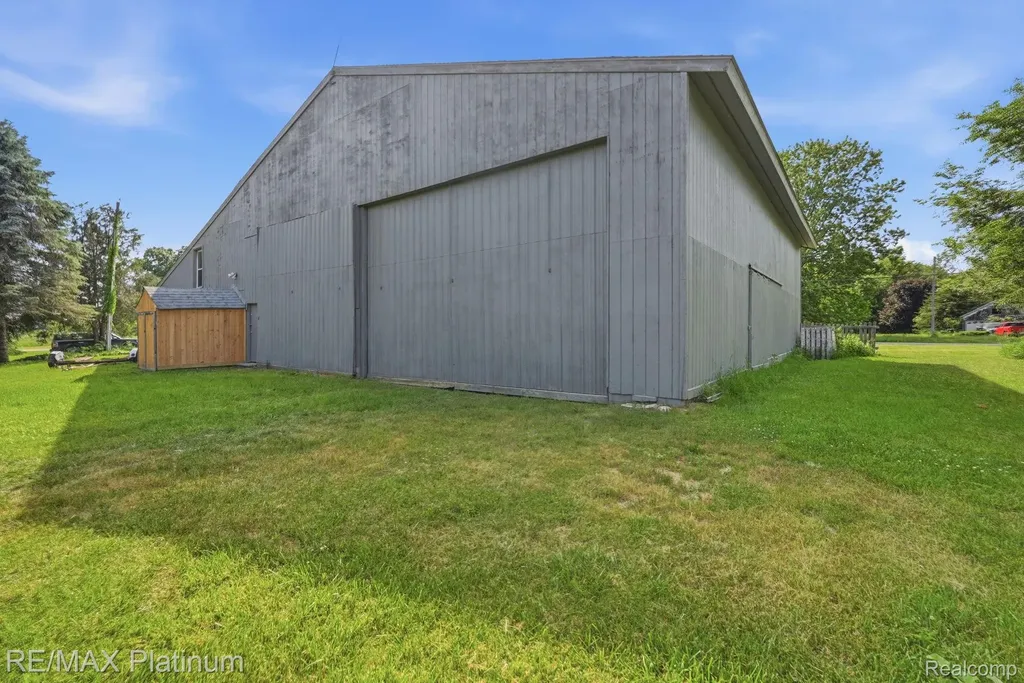 15921 W M 36 Putnam Township MI 48169