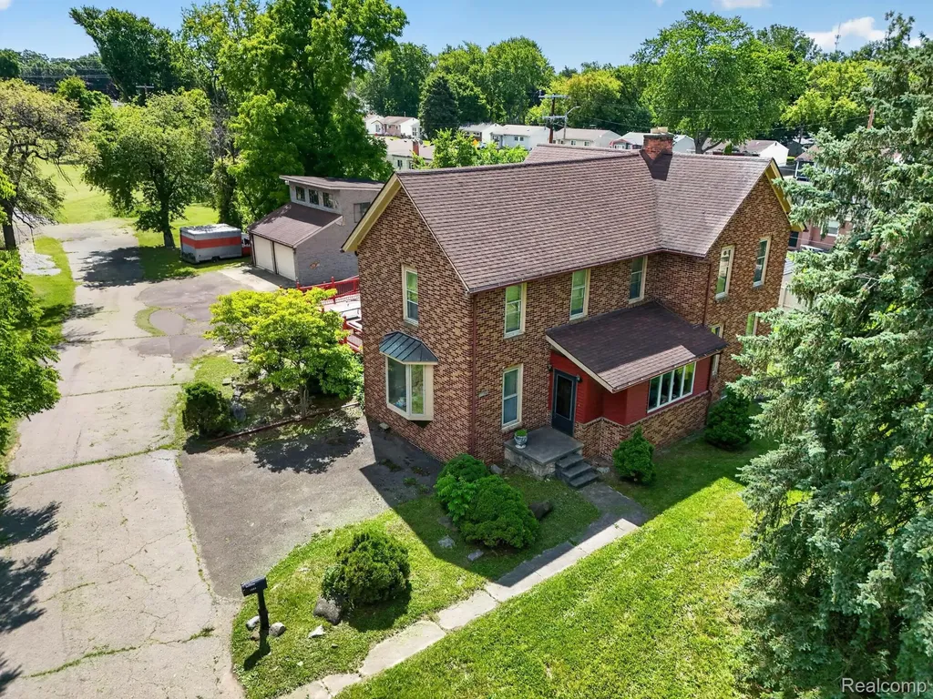 1684 Baldwin Avenue Pontiac City MI 48340
