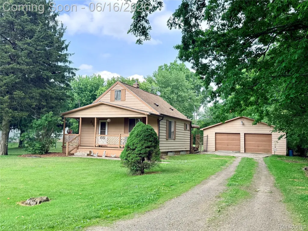 2386 Egleston Avenue E Burton City MI 48509