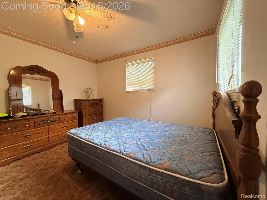 2386 Egleston Avenue E Burton City MI 48509
