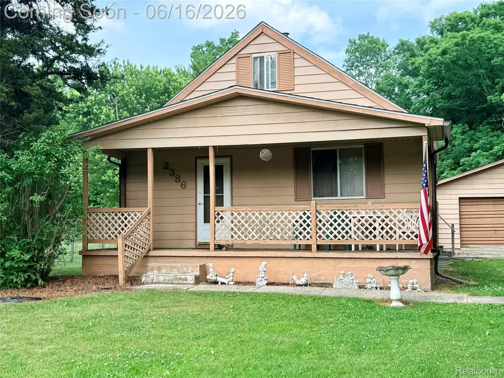 2386 Egleston Avenue E Burton City MI 48509