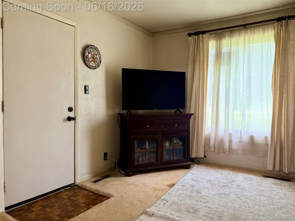 2386 Egleston Avenue E Burton City MI 48509