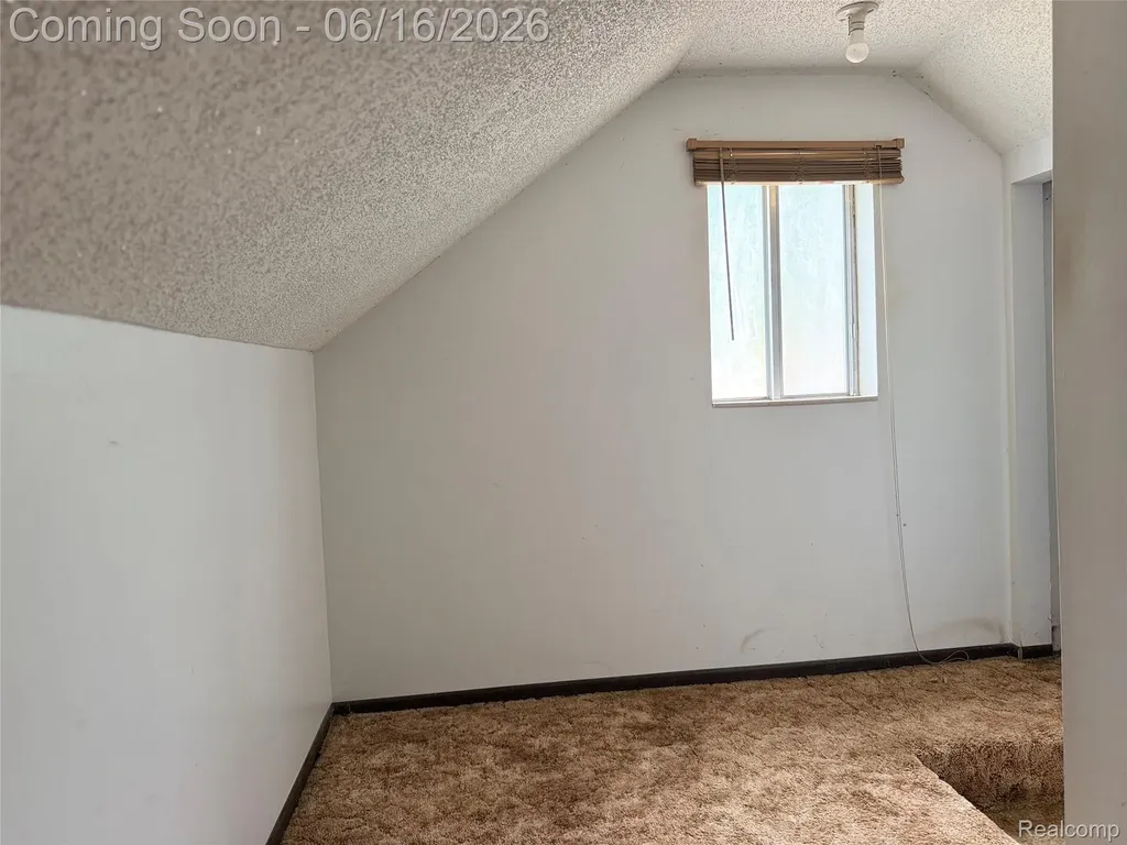 2386 Egleston Avenue E Burton City MI 48509