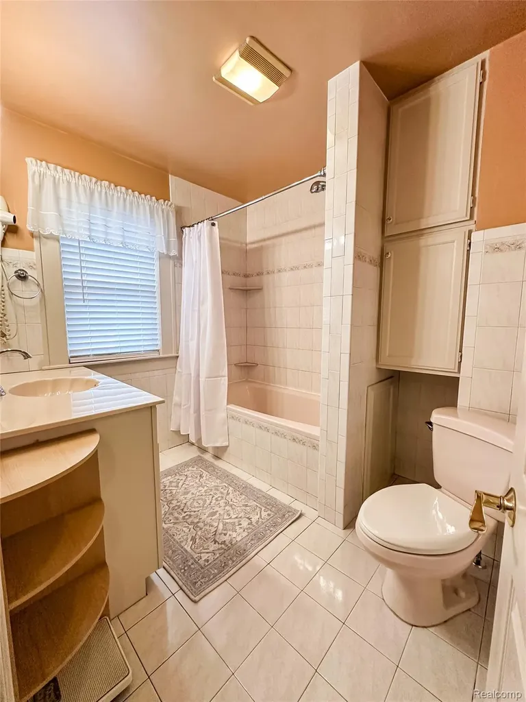 13848 Lanson Avenue Dearborn City MI 48126