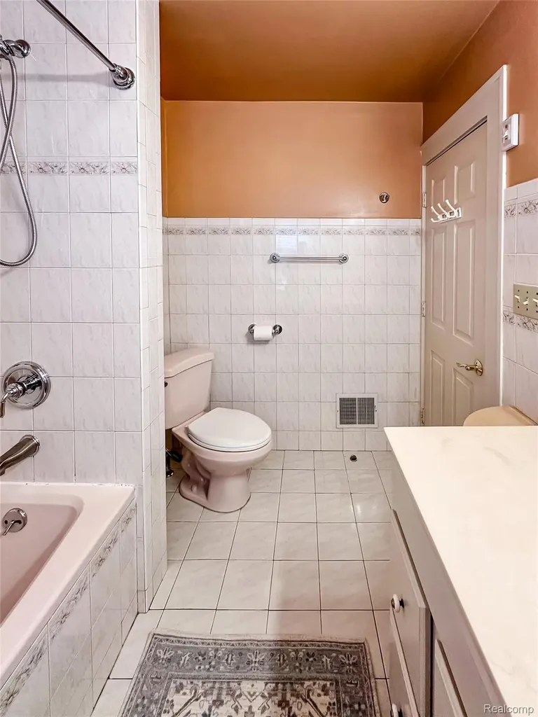 13848 Lanson Avenue Dearborn City MI 48126