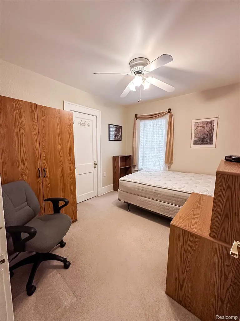 13848 Lanson Avenue Dearborn City MI 48126