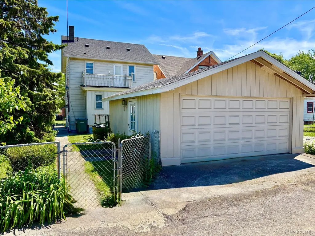 13848 Lanson Avenue Dearborn City MI 48126