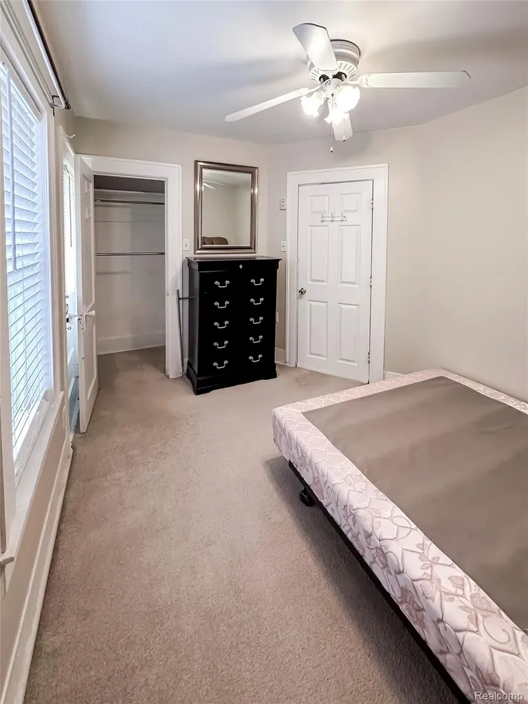 13848 Lanson Avenue Dearborn City MI 48126