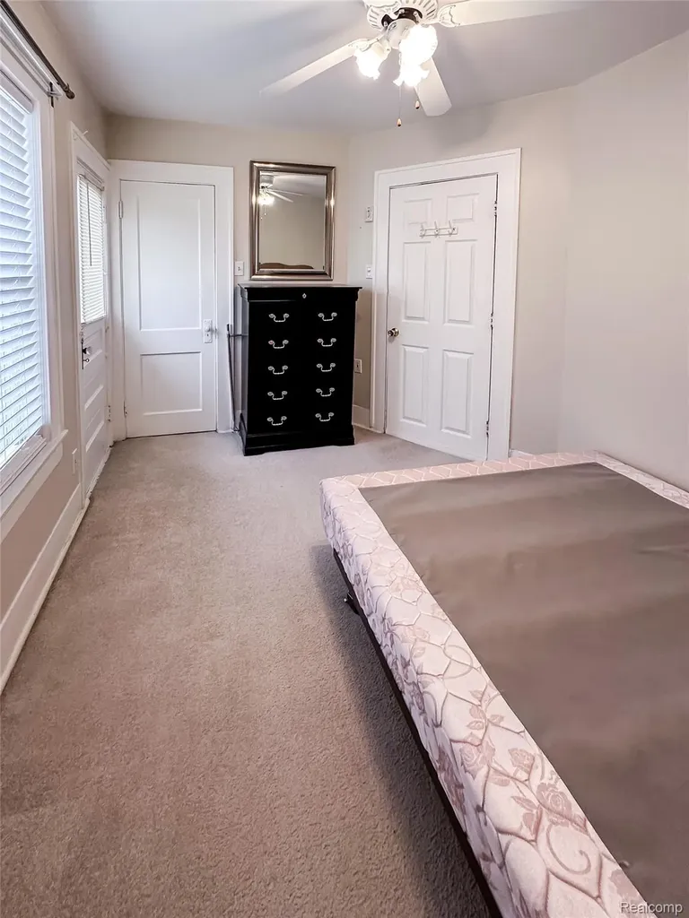 13848 Lanson Avenue Dearborn City MI 48126
