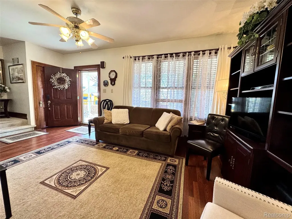 13848 Lanson Avenue Dearborn City MI 48126