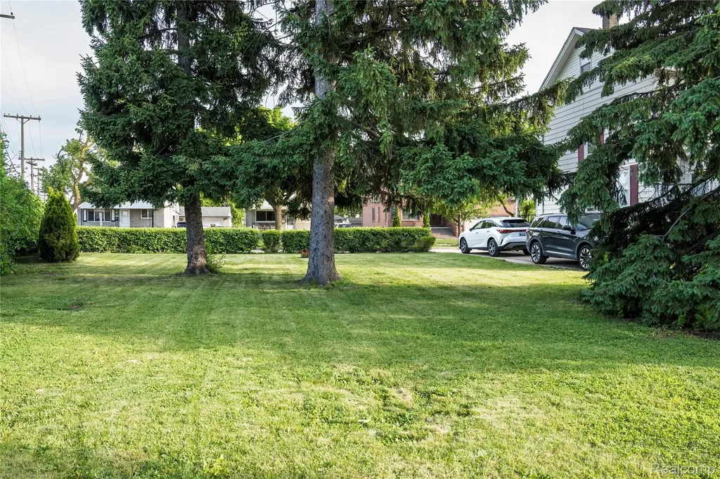 13848 Lanson Avenue Dearborn City MI 48126