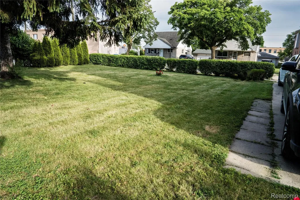 13848 Lanson Avenue Dearborn City MI 48126