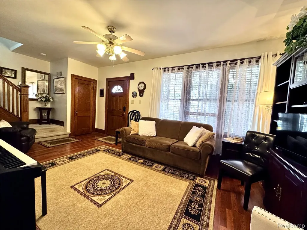 13848 Lanson Avenue Dearborn City MI 48126
