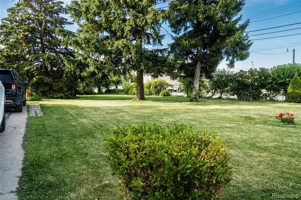 13848 Lanson Avenue Dearborn City MI 48126