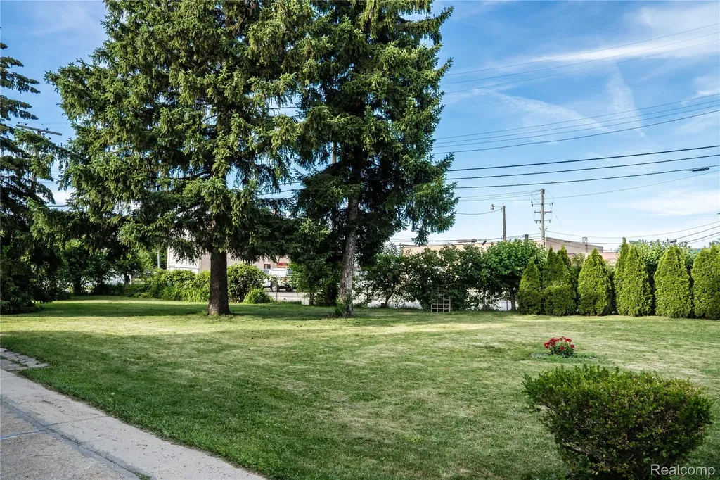 13848 Lanson Avenue Dearborn City MI 48126
