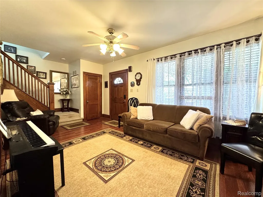 13848 Lanson Avenue Dearborn City MI 48126