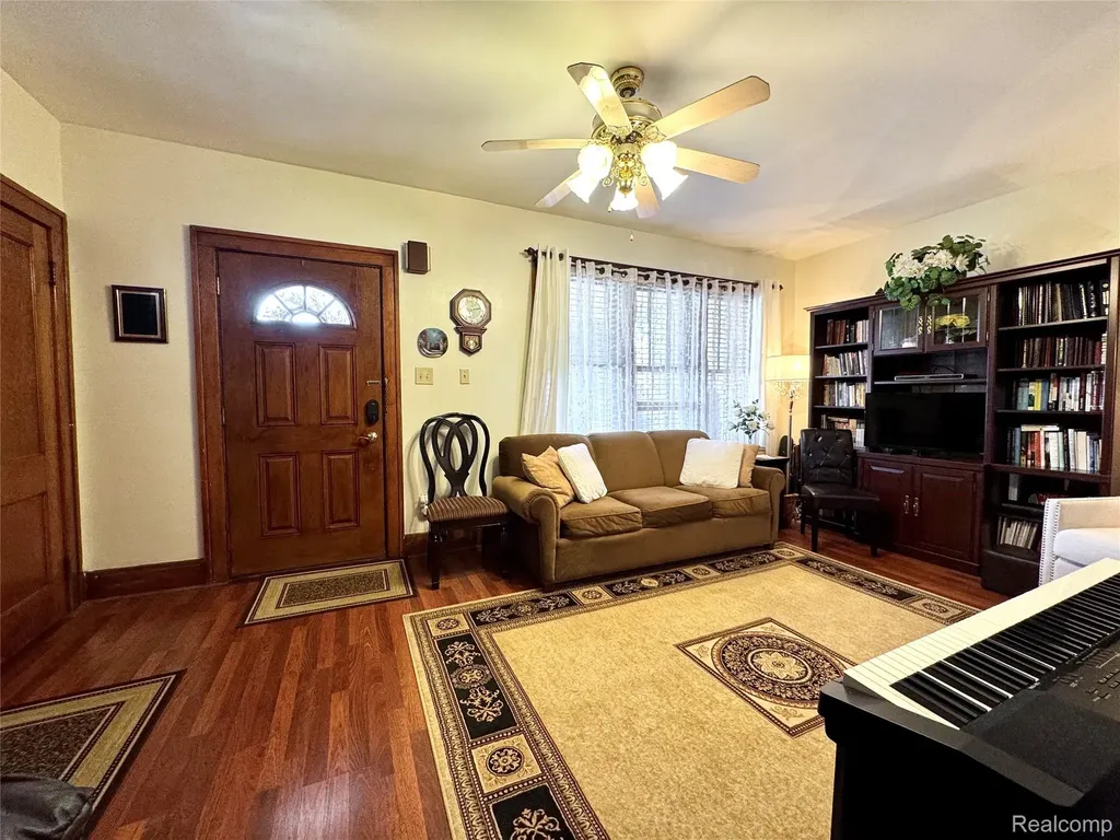 13848 Lanson Avenue Dearborn City MI 48126