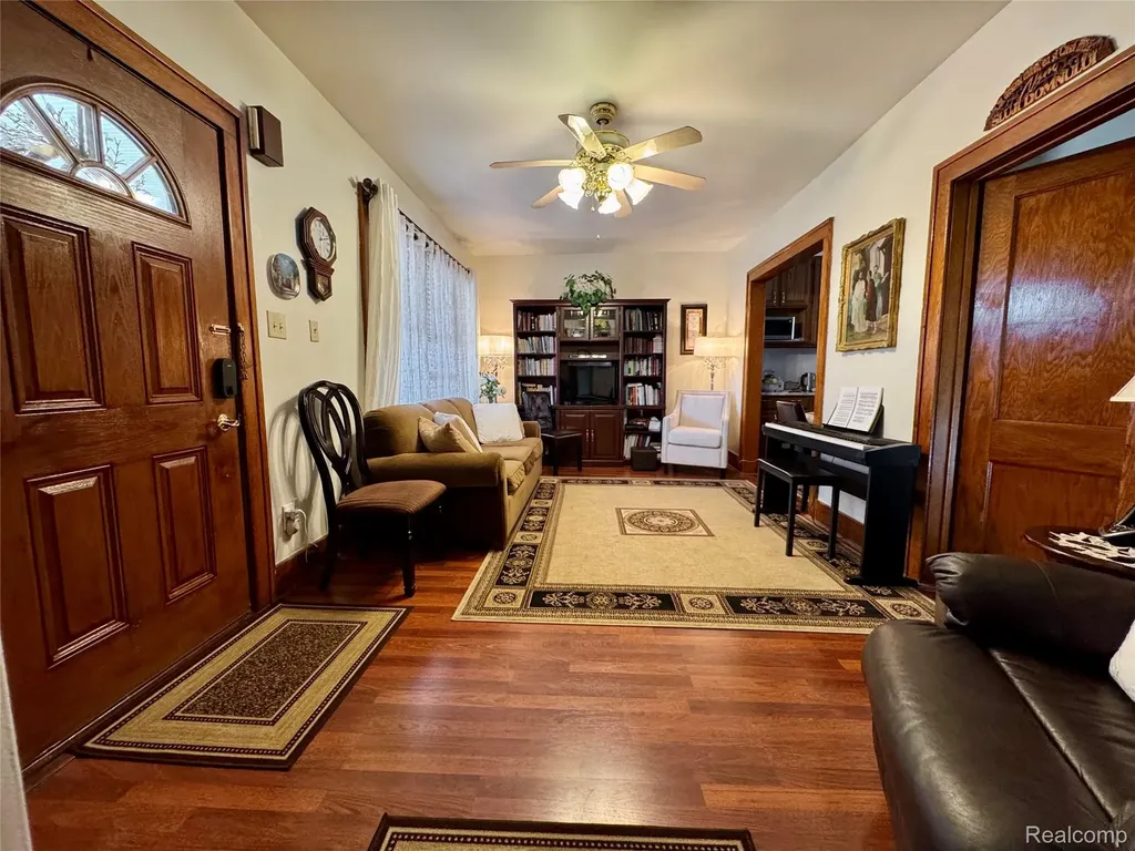 13848 Lanson Avenue Dearborn City MI 48126
