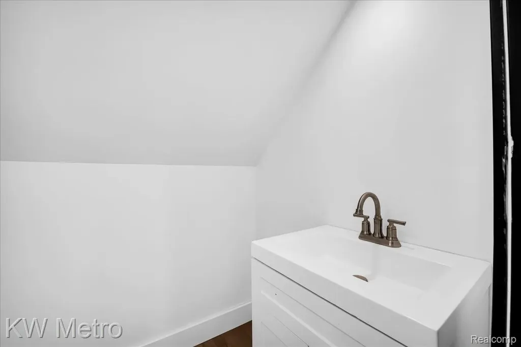 1685 Glynn Court Detroit City MI 48206