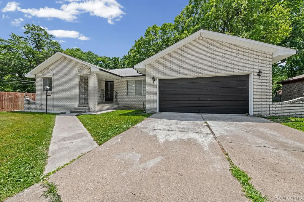 3030 Chard Avenue Warren City MI 48092