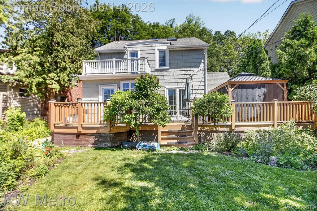 1823 W Houstonia Avenue Royal Oak City MI 48073