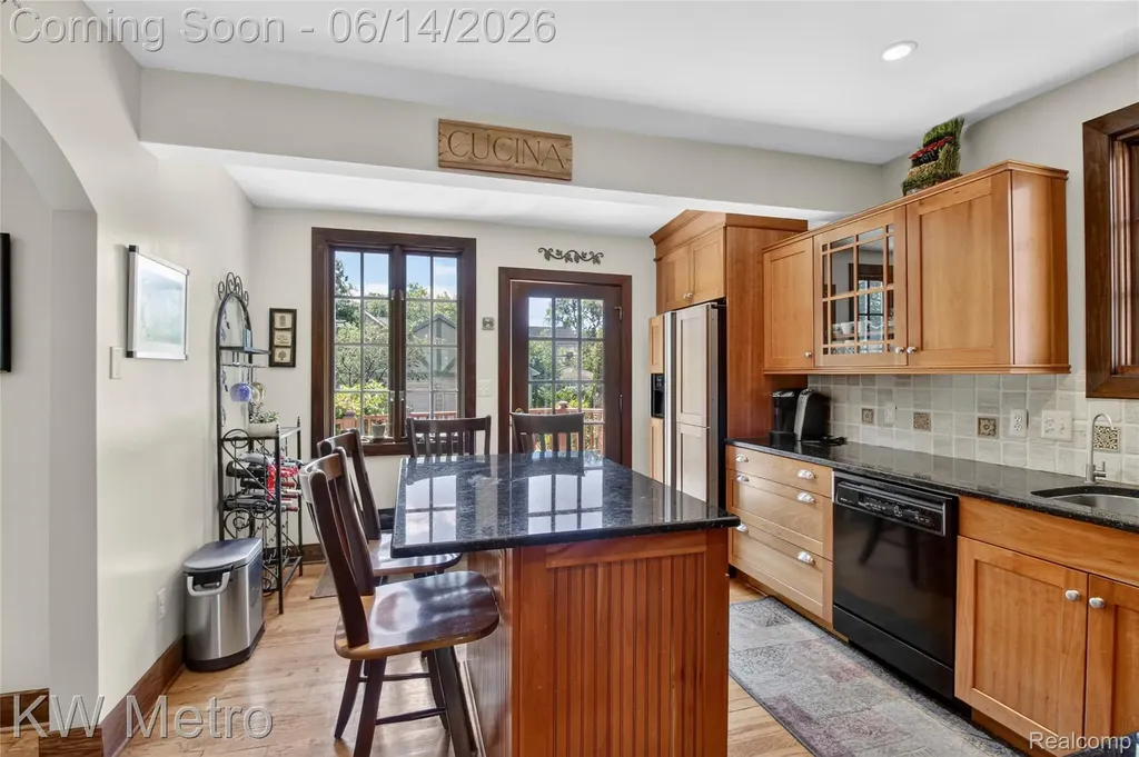 1823 W Houstonia Avenue Royal Oak City MI 48073