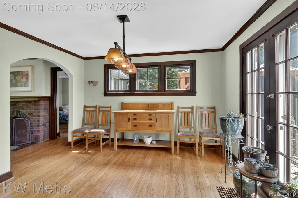 1823 W Houstonia Avenue Royal Oak City MI 48073