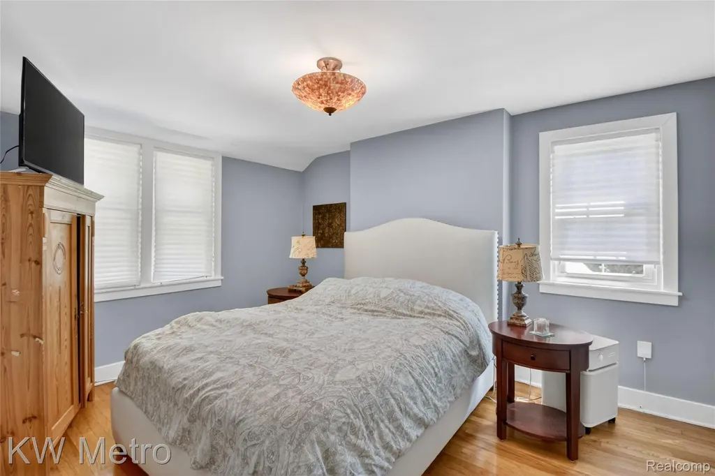 1823 W Houstonia Avenue Royal Oak City MI 48073