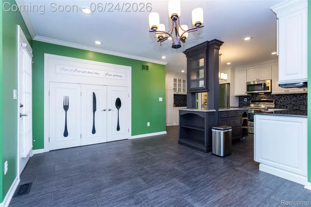 21170 Outer Drive Dearborn City MI 48124