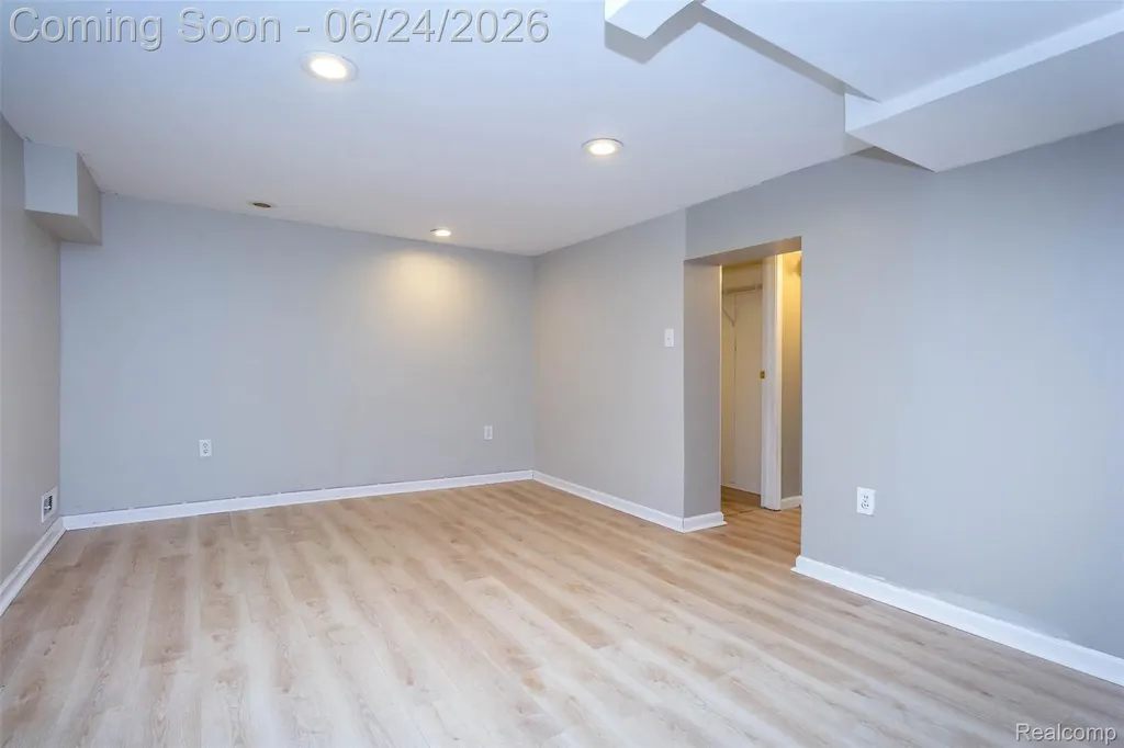 21170 Outer Drive Dearborn City MI 48124