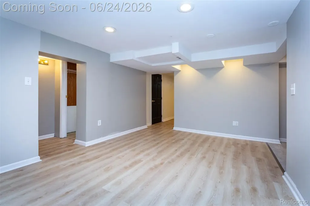 21170 Outer Drive Dearborn City MI 48124