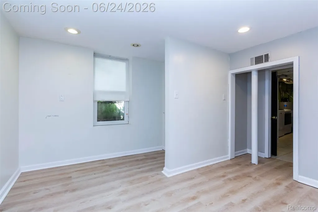 21170 Outer Drive Dearborn City MI 48124