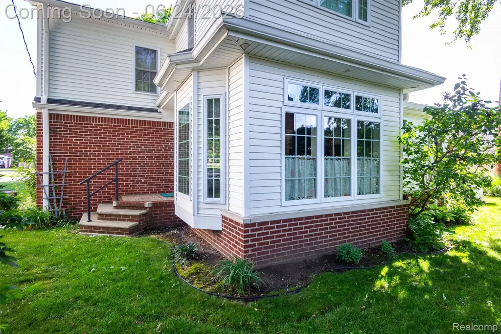 21170 Outer Drive Dearborn City MI 48124