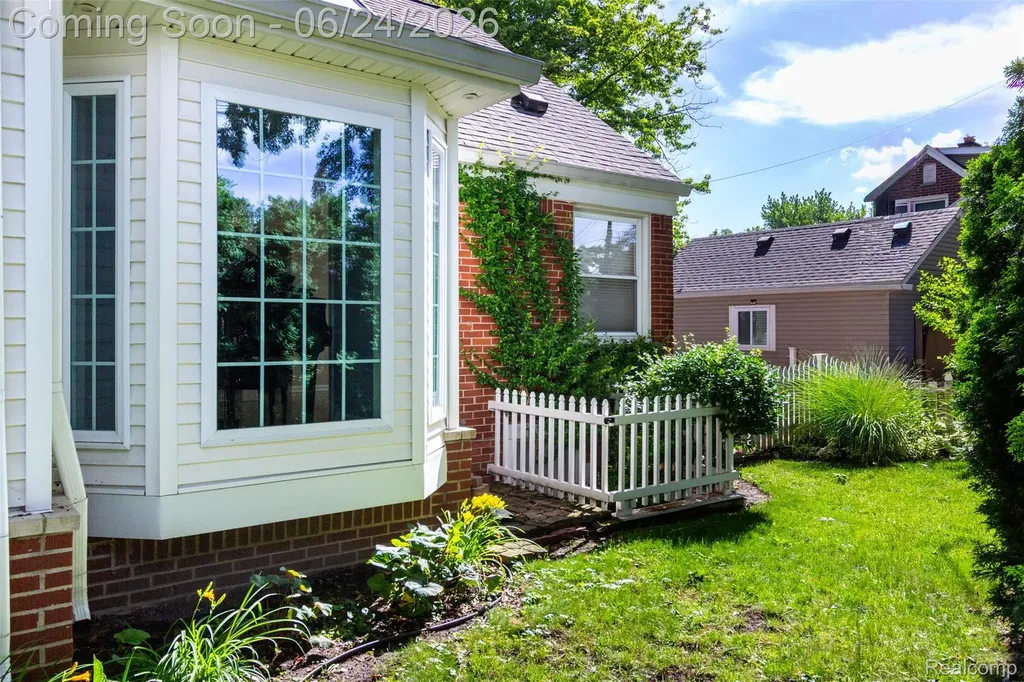 21170 Outer Drive Dearborn City MI 48124