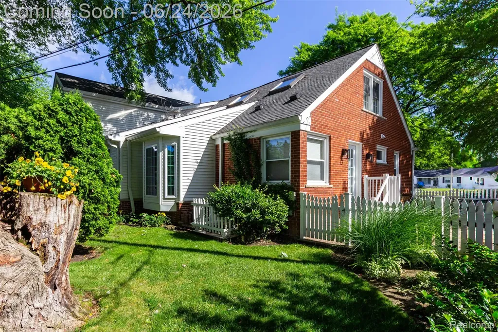 21170 Outer Drive Dearborn City MI 48124
