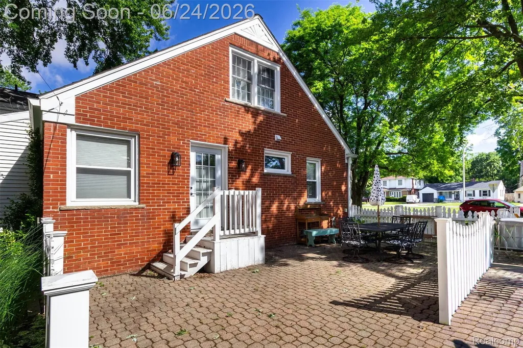 21170 Outer Drive Dearborn City MI 48124