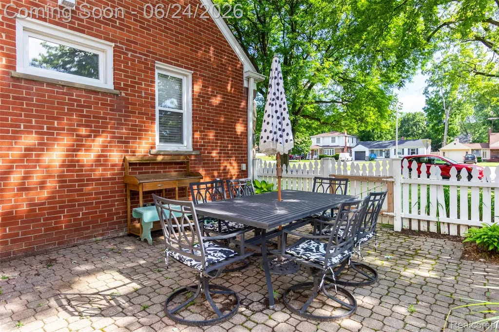 21170 Outer Drive Dearborn City MI 48124