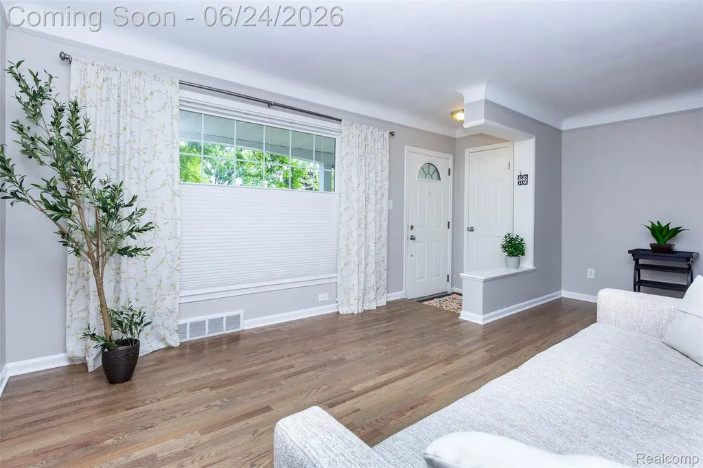 21170 Outer Drive Dearborn City MI 48124
