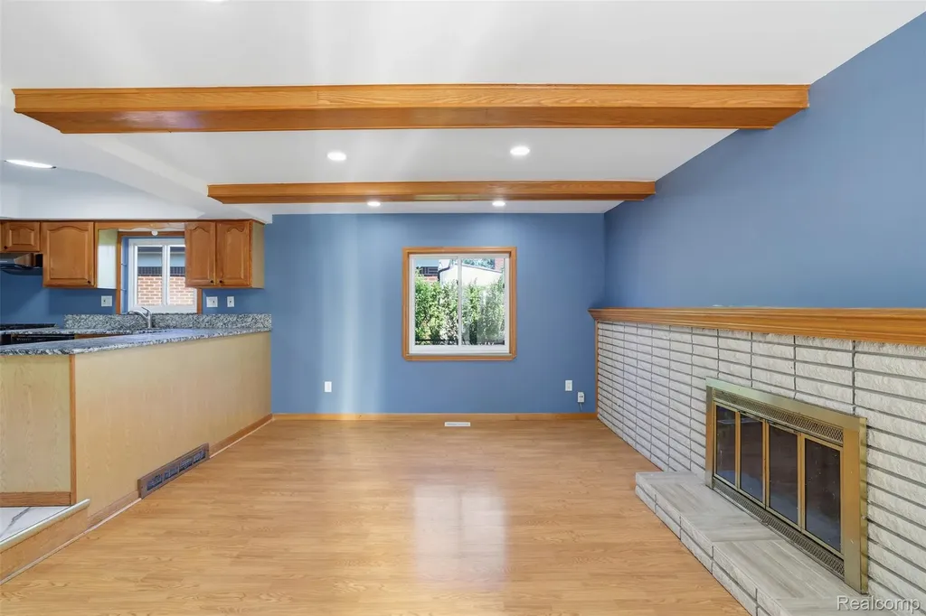 3418 Winterfield Drive Warren City MI 48092