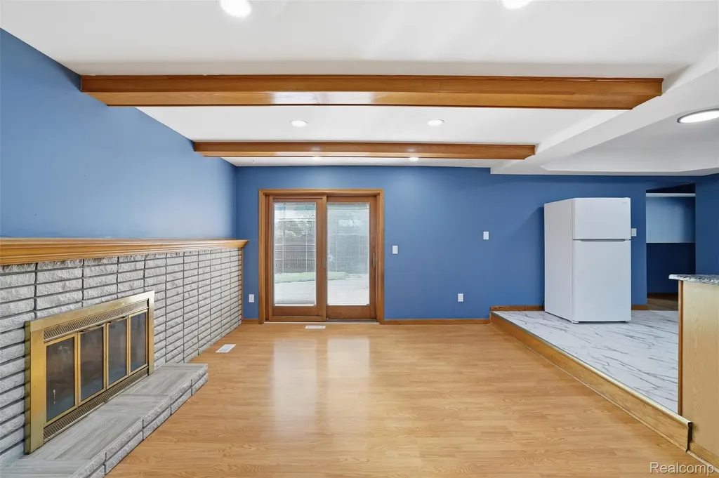 3418 Winterfield Drive Warren City MI 48092