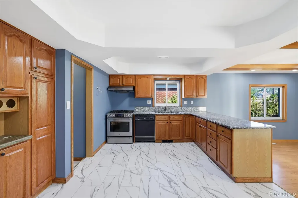 3418 Winterfield Drive Warren City MI 48092
